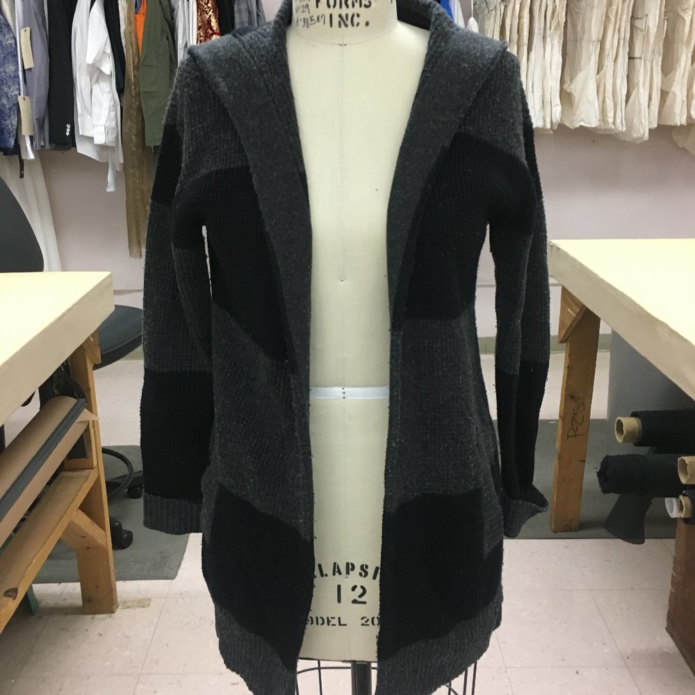 Women's Banana Republic Black Medium Sweater